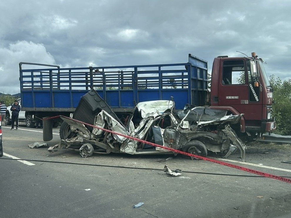 Accidente de tránsito en la ruta Interamericana deja dos heridos y vehículos destruidos