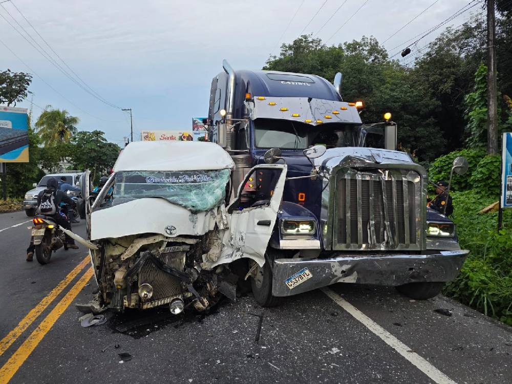 Accidente deja nueve personas heridas en Mazatenango