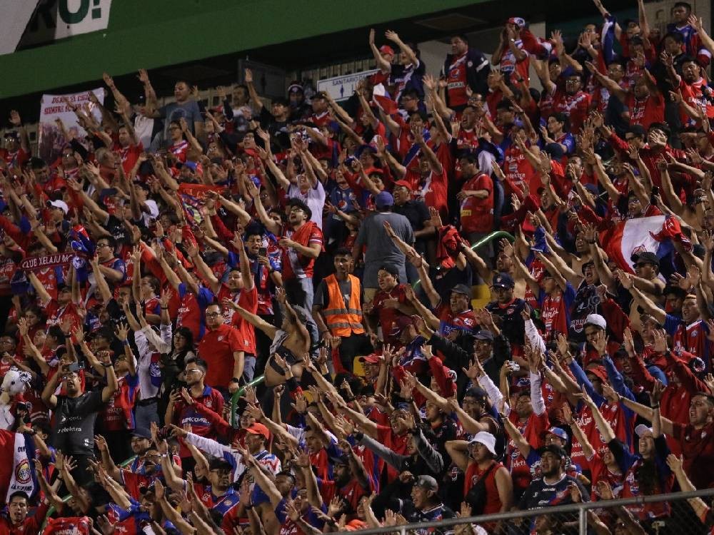 Afición de Xelajú responde al llamado en una cita para para la historia