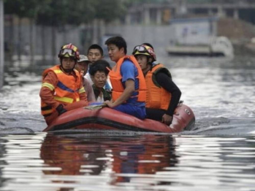 Al menos 75 personas atrapadas y dos desaparecidas tras inundaciones en el este de Taiwán