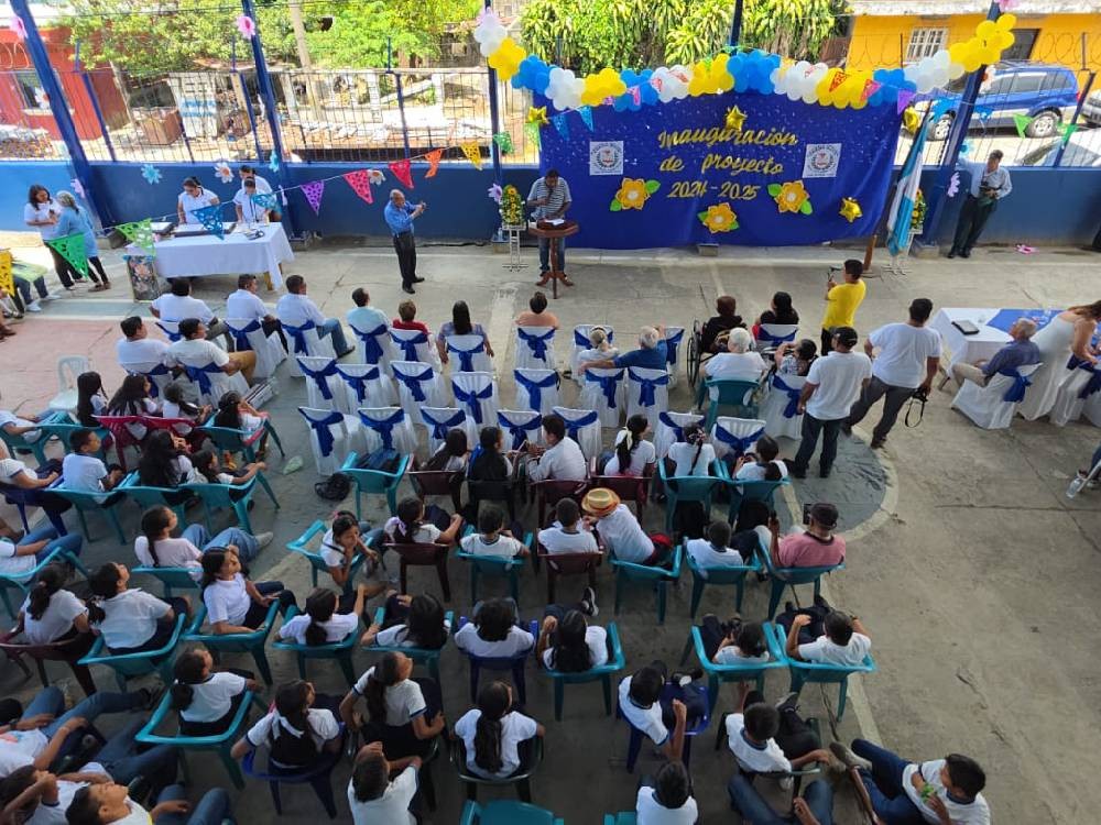 Comunidad educativa de Suchitepéquez celebra inauguración de nuevas instalaciones de escuela