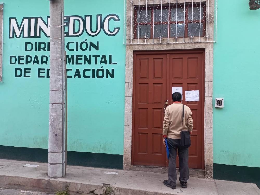 Alertan sobre estafas a maestros por supuesta venta de plazas en Quetzaltenango
