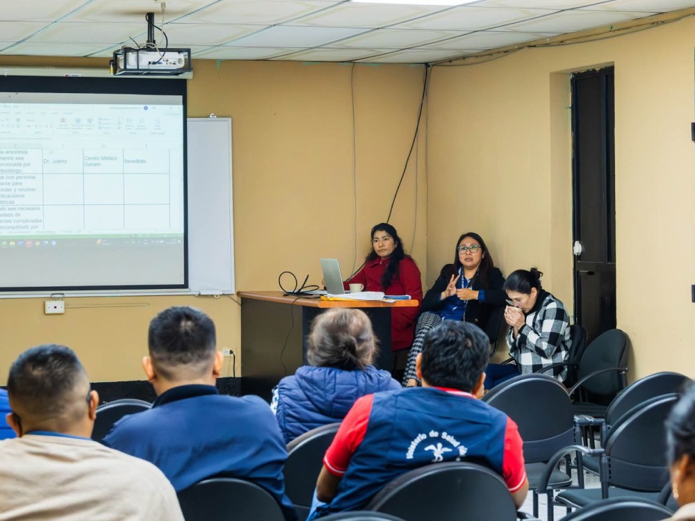 Analizan la mortalidad materna en Quetzaltenango