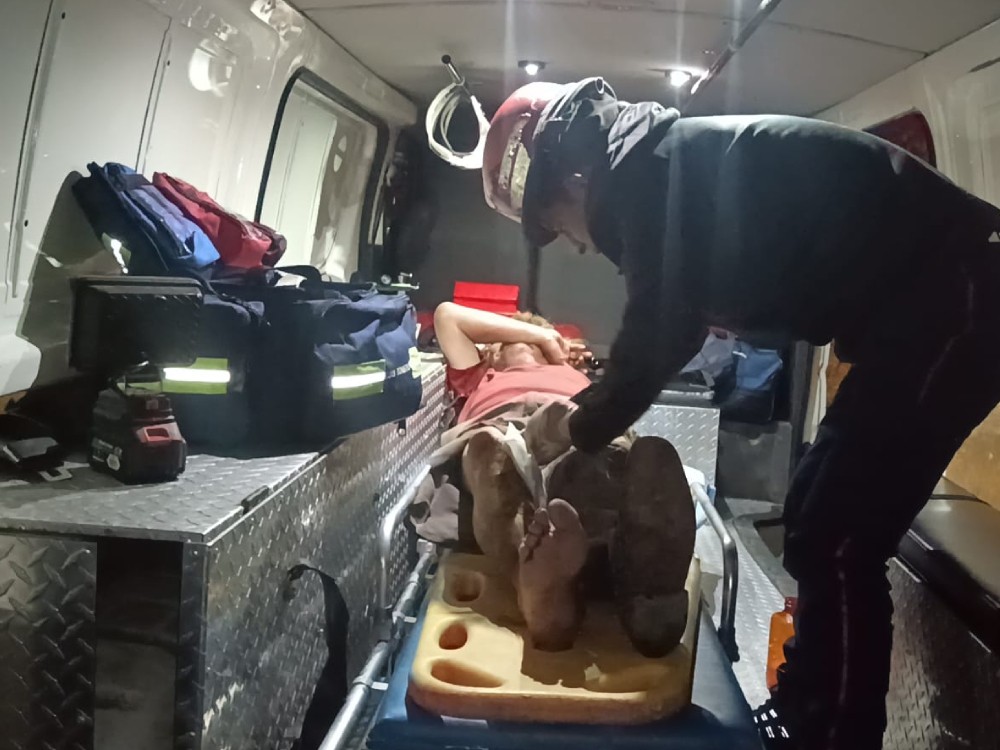 Anciano sufre quemaduras de segundo grado en conato de incendio