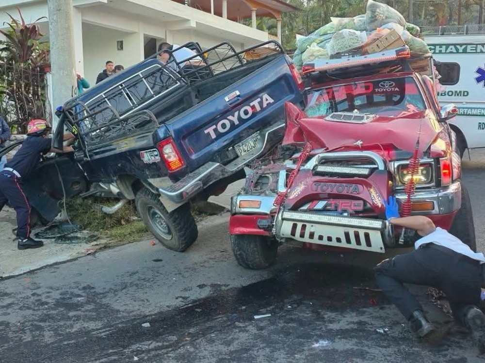 Aparatoso accidente de tránsito en San Rafael Pie de la Cuesta, San Marcos