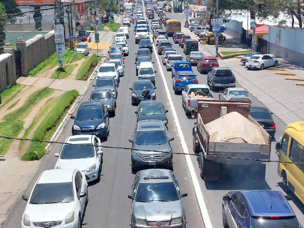 Aplican descuentos en multas de tránsito y tasas para vehículos consignados en Quetzaltenango