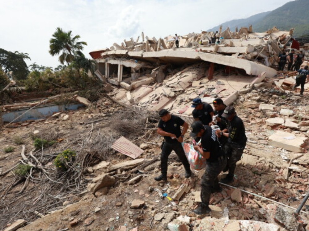 Ascienden a 920 muertos en Venezuela tras el doble terremoto