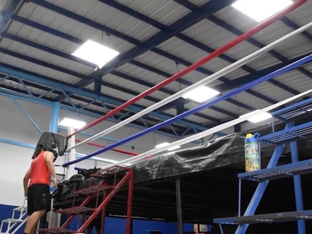 Atletas de boxeo retoman entrenamientos tras remodelación del gimnasio en la Casa del Deportista