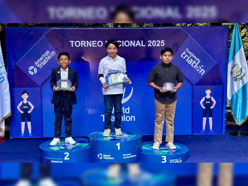 Atletas quetzaltecos destacan en premiación del Ranking Nacional de Triatlón