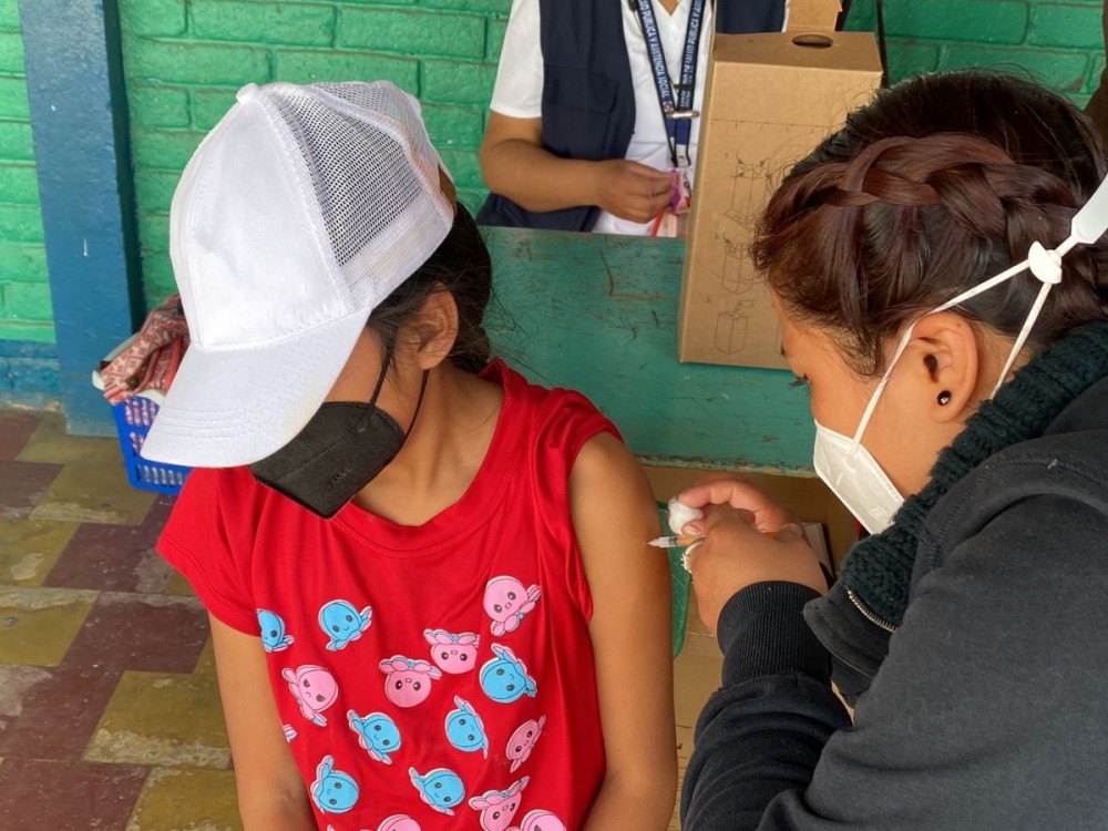 AUDIO: Investigan denuncia por vacunación de estudiantes en Quetzaltenango