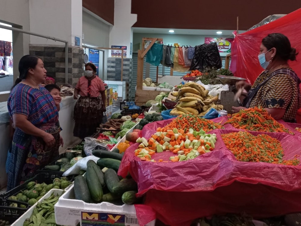 AUDIO: Más del 90 por ciento de comerciantes en Almolonga ya están vacunados