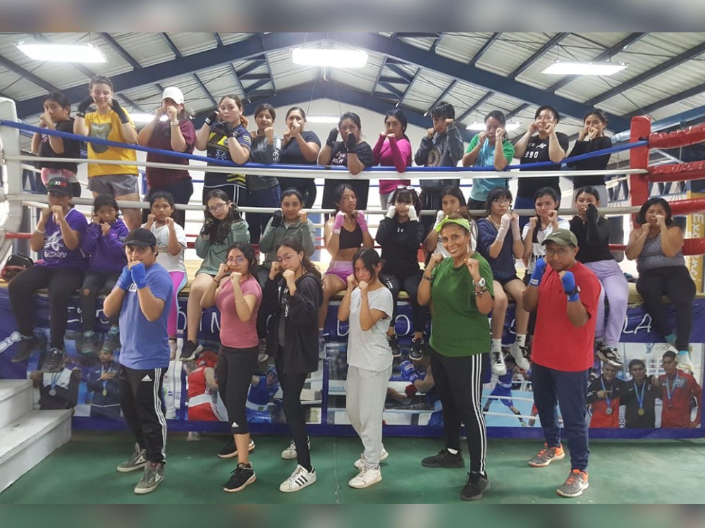 Aumenta en Xela interés de mujeres por la práctica del boxeo