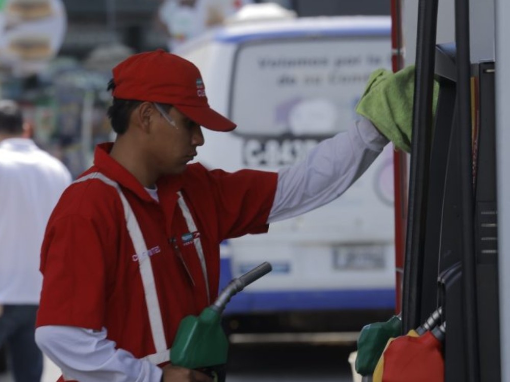 Aumento en precios internacionales del petróleo impacta el costo de los combustibles en Guatemala