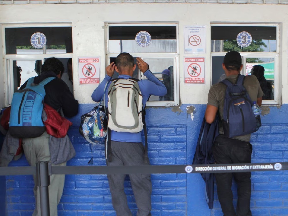 Autoridades desmantelan red de tráfico ilegal de personas que operaba en El Salvador
