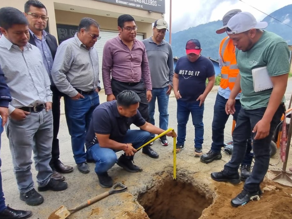 Autoridades municipales esperan mejorar la calle principal de Cantel, Quetzaltenango