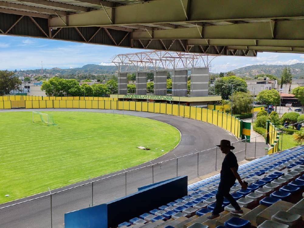 Autoridades supervisan remodelación del Estadio Los Cuchumatanes de cara a los Juegos Centroamericanos