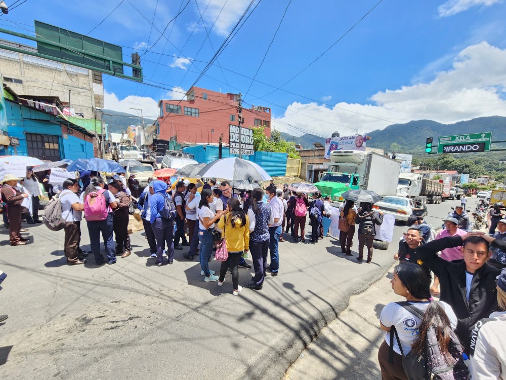 Auxiliares de enfermería piden pasar a renglón permanente