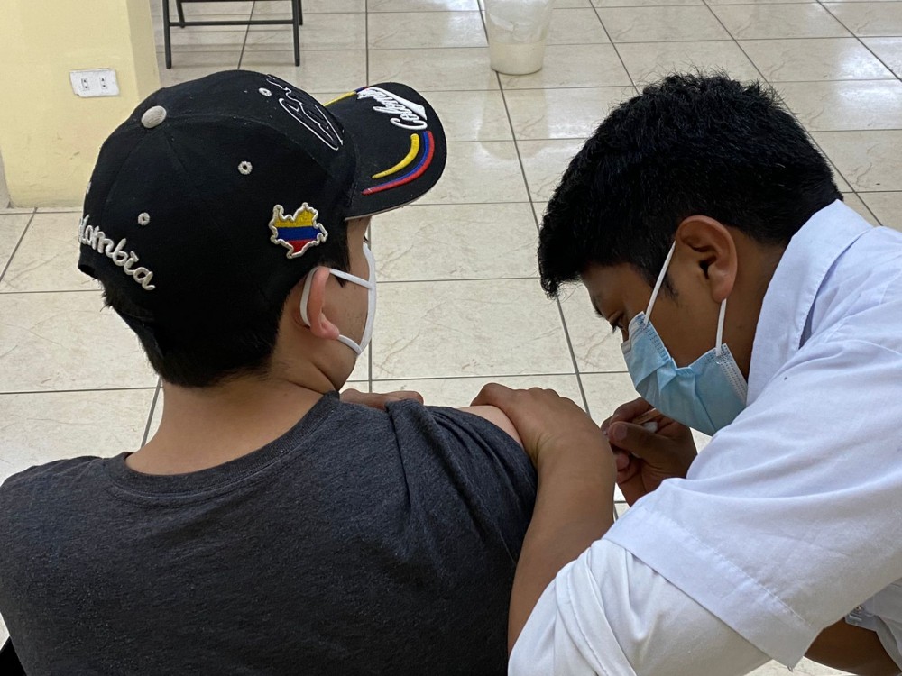Avanza aplicación de refuerzos anticovid  en Xela