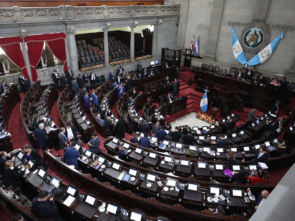 Avanza en el Congreso propuesta para condonar deuda de empresas eléctricas municipales 