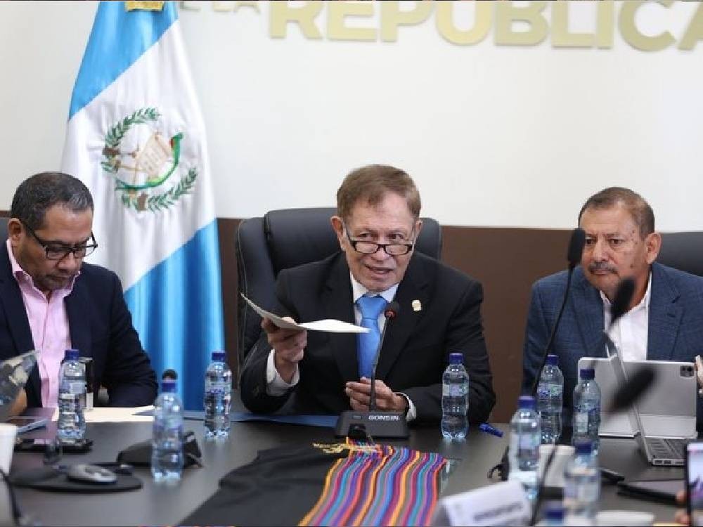 Avanza prórroga a ley de reductores de velocidad tras acuerdo con transportistas