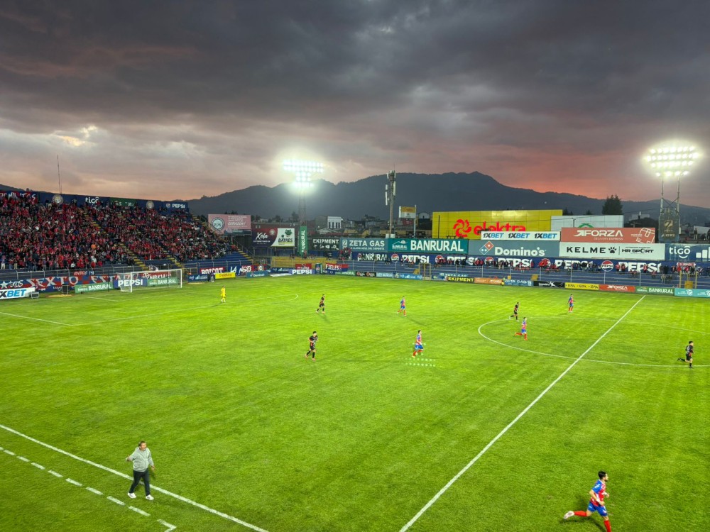 Avanzan trámites para la remodelación del estadio Mario Camposeco