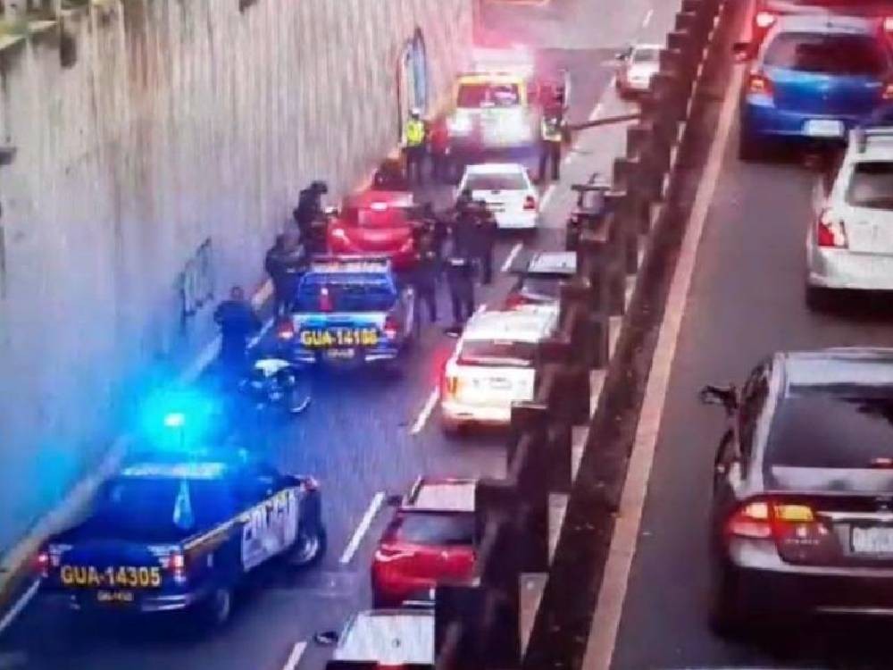 Balacera en el Anillo Periférico deja dos heridos y dos capturados