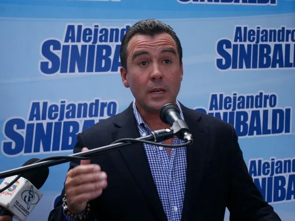 Benefician con libertad condicional a exministro Sinibaldi