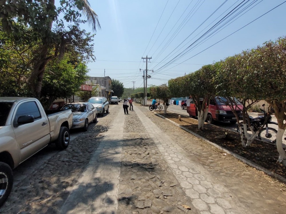 Inauguran segunda fase de la calle principal de Caserío Berlín 1 en Coatepeque