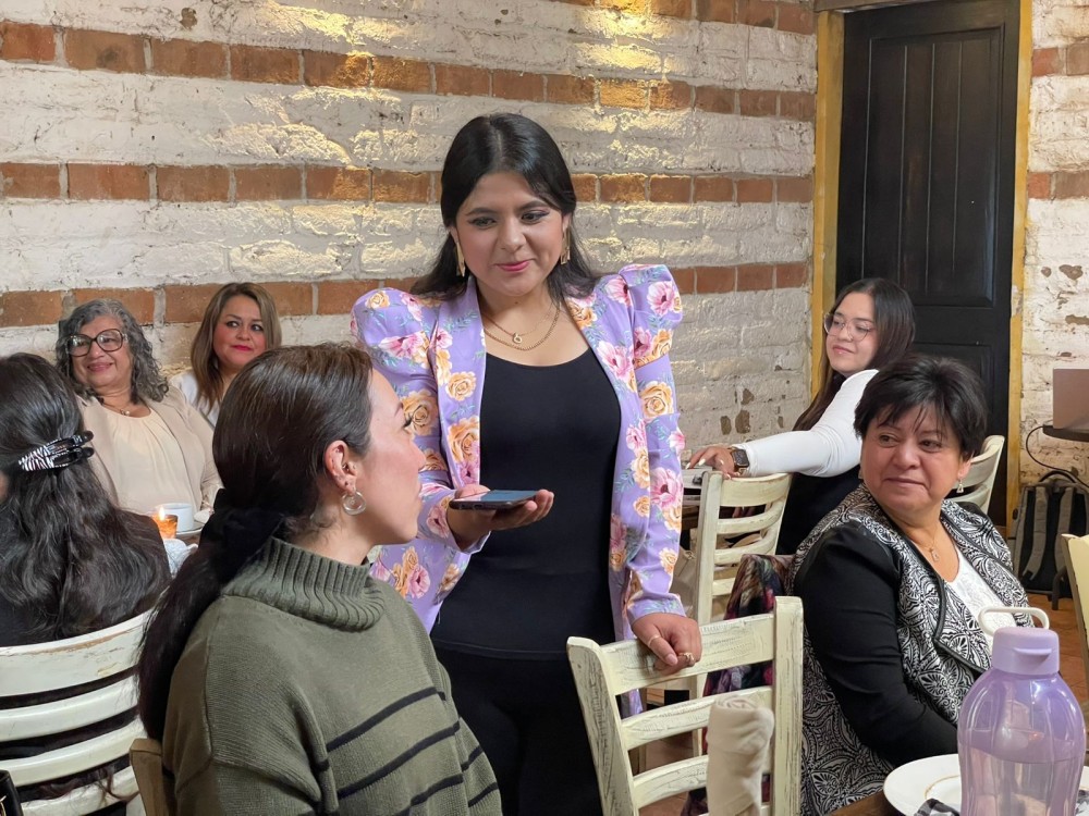 Best Future reconoce la labor de docentes en Quetzaltenango