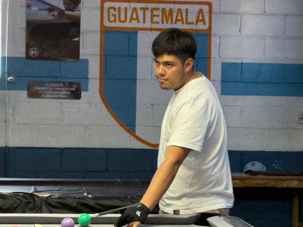Billarista quetzalteco prepara competencia panamericana en Panamá
