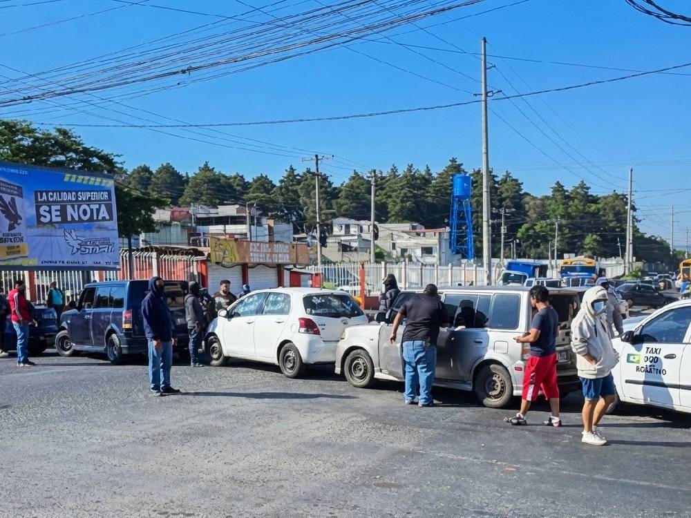 Bloqueos y caravanas: Manifiestan en contra del alza de los combustibles 