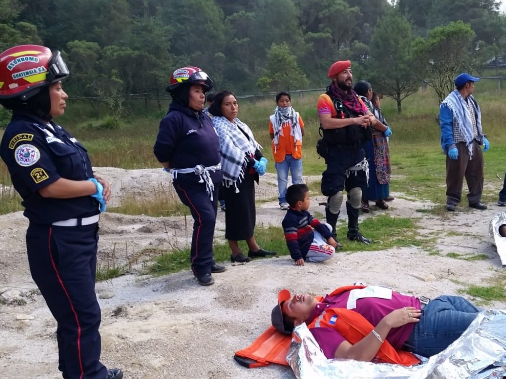 Bomberos de Sibinal reciben capacitación