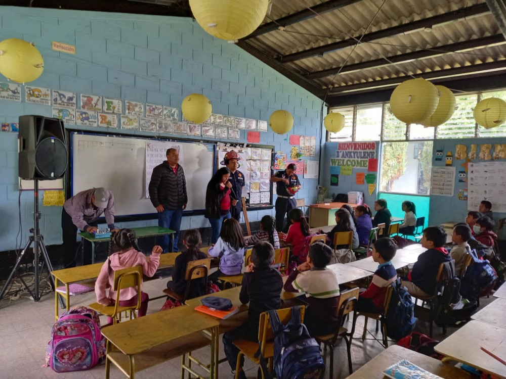 Bomberos Municipales apoyan en simulacro de terremoto