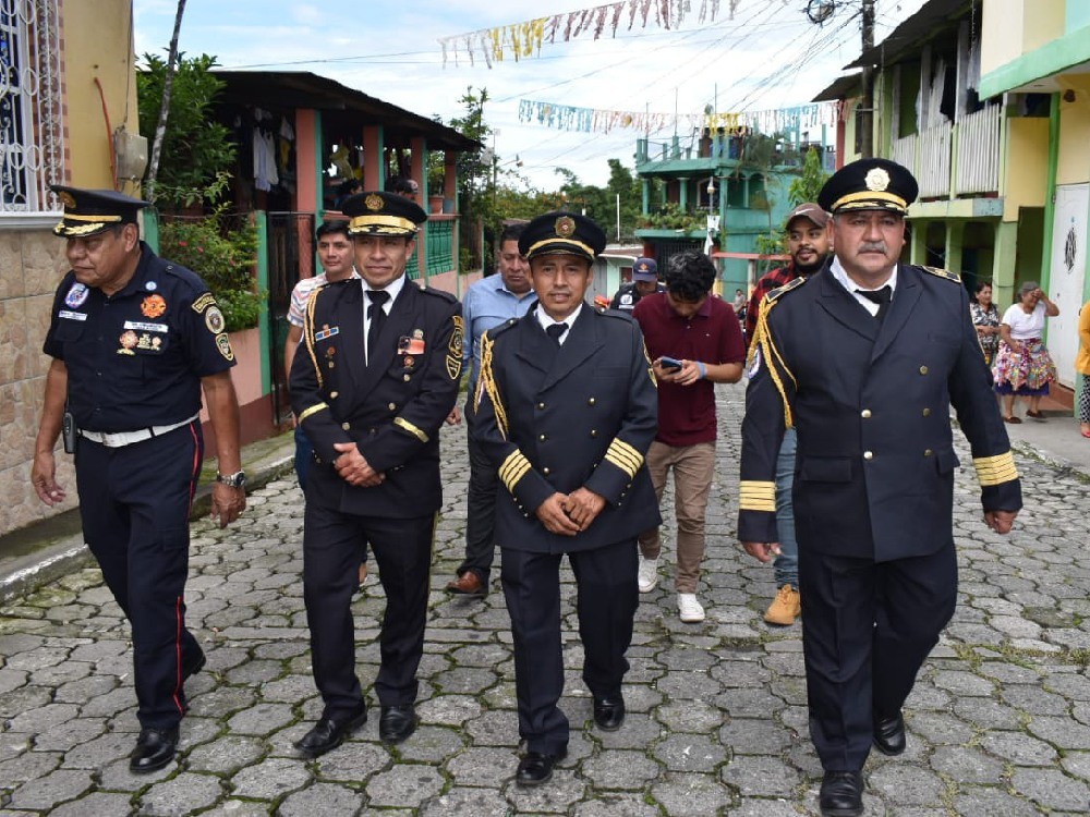 Bomberos Municipales Departamentales llegan a un año más de servicio