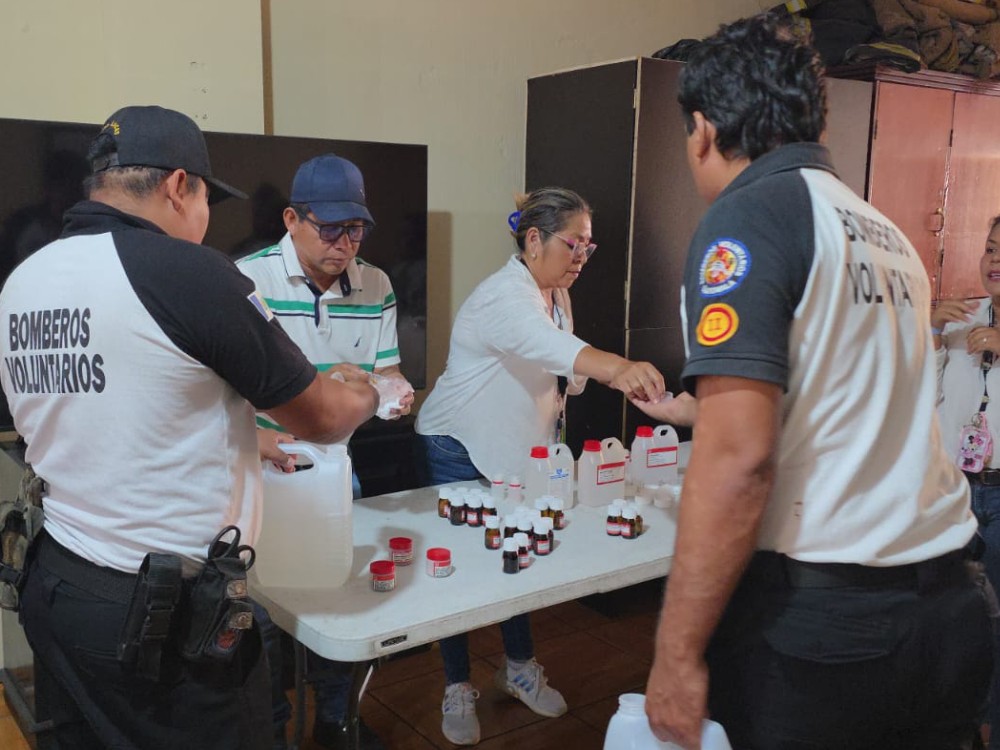 Bomberos Voluntarios de la Sexta Compañía se capacitan en elaboración de desinfectantes para generar ingresos y cubrir gastos operativos