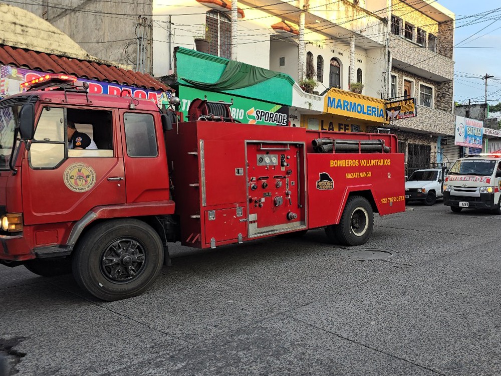 Bomberos Voluntarios de Mazatenango celebran 63 años de aniversario