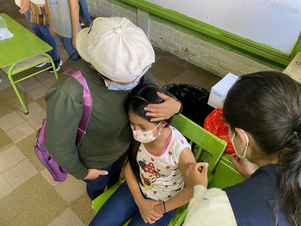 Buscan vacunar y desparasitar a más de 160 mil estudiantes en todo el departamento