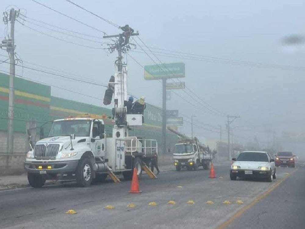 Cada mes, de tres a cuatro accidentes viales dañan la infraestructura eléctrica en Xela