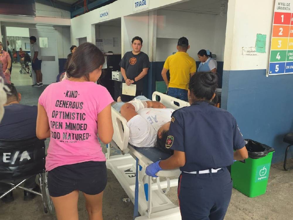 Cámara capta colisión de motocicletas en ingreso a colonia Guadalupe, Cuyotenango