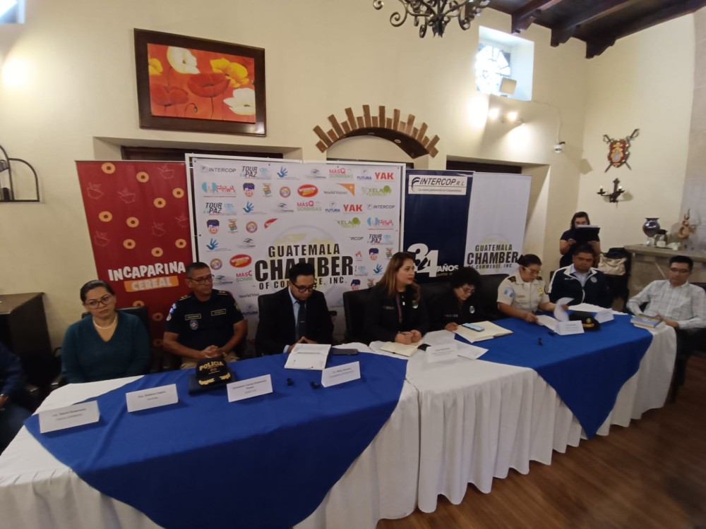 Cámara de Comercio de Nueva York y bomberos, de la misma ciudad, impulsan jornada médica en Quetzaltenango