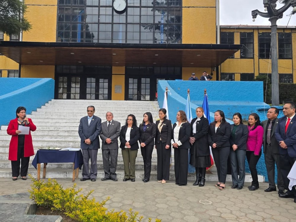 Cambio de la Rosa de la Paz marca una década del Certamen Literario Juvenil Nacional