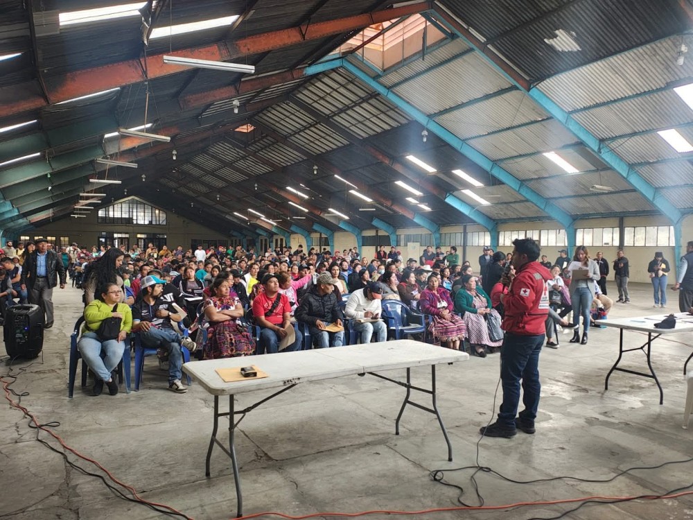 Capacitan a comerciantes para operar de forma segura durante las fiestas de fin de año