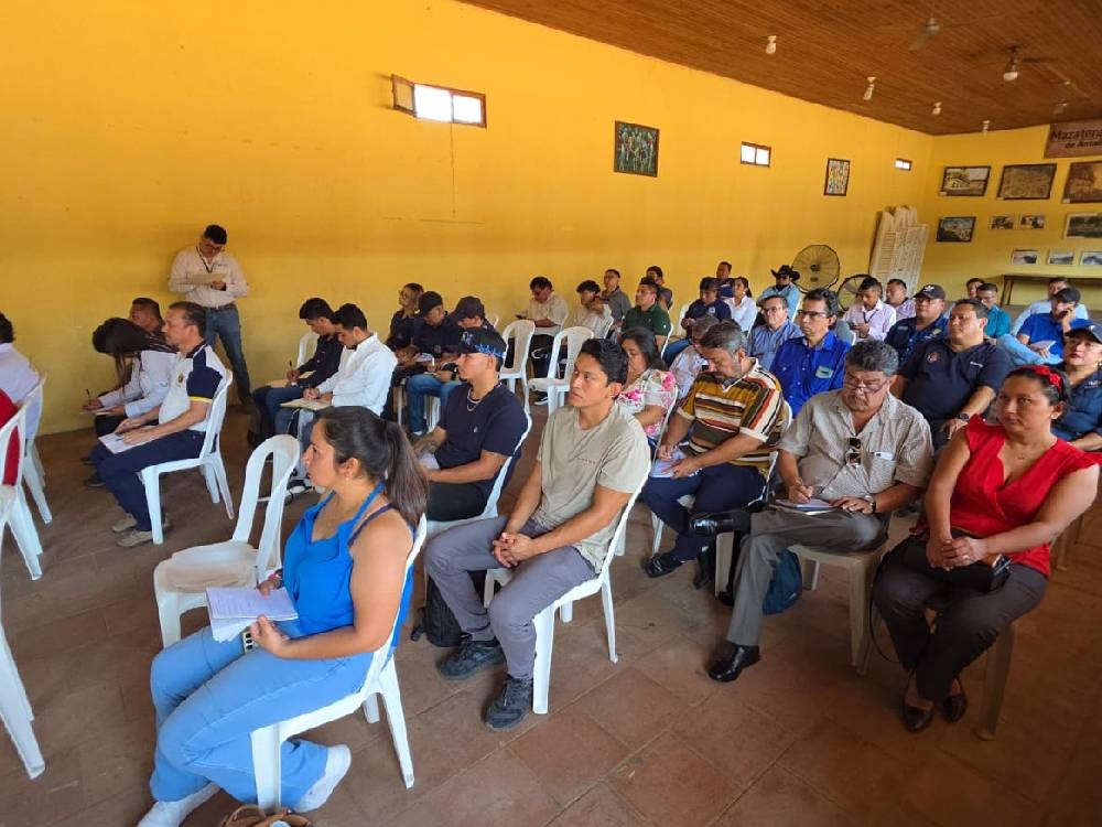 Capacitan a corporaciones municipales de Suchitepéquez para prevenir campaña anticipada