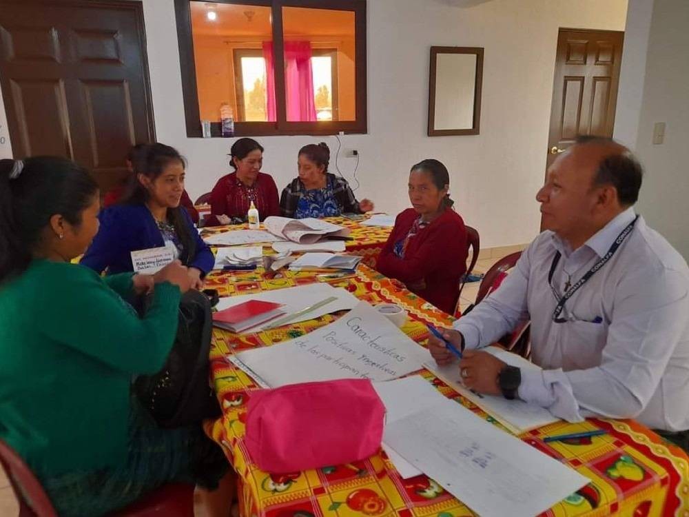 Capacitan a docentes que pertenecen a Conalfa 