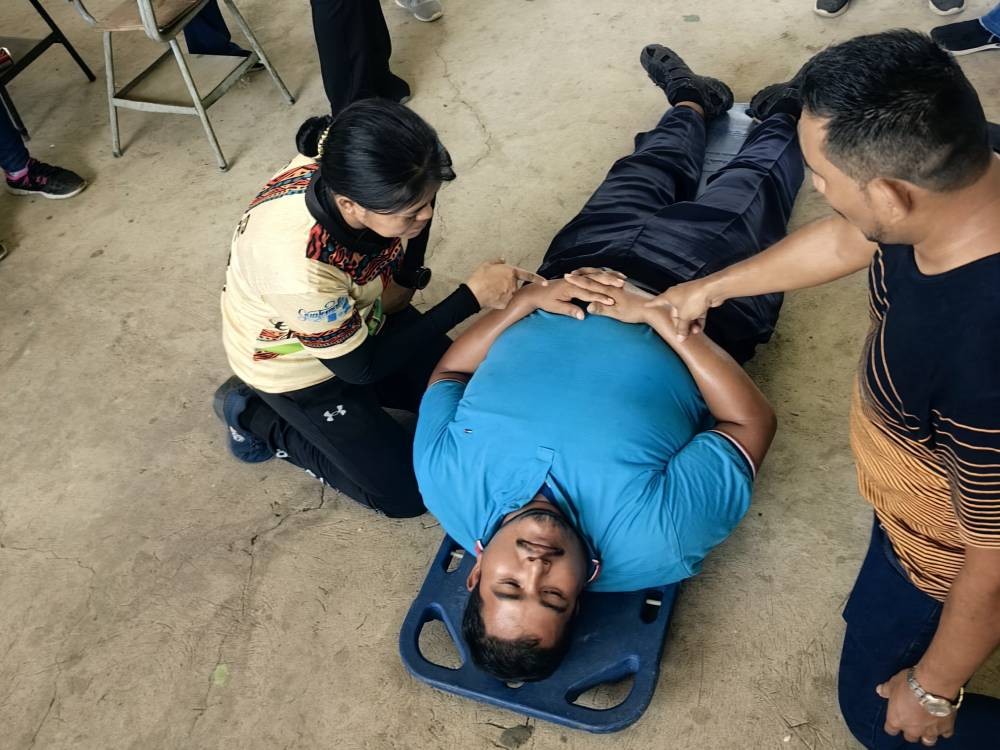 Capacitan a docentes sobre primeros auxilios 