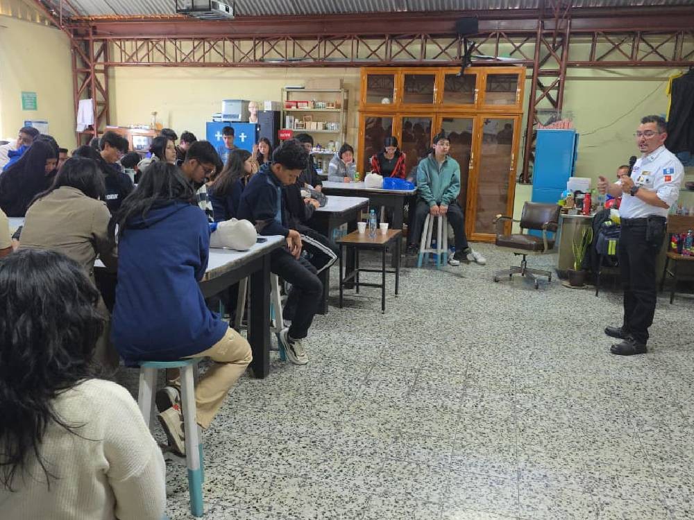 Capacitan a estudiantes de Medicina sobre primeros auxilios