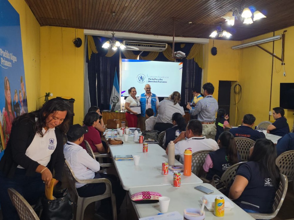 Capacitan a instituciones públicas de Suchitepéquez sobre la Política Nacional de Protección de Defensores de Derechos Humanos