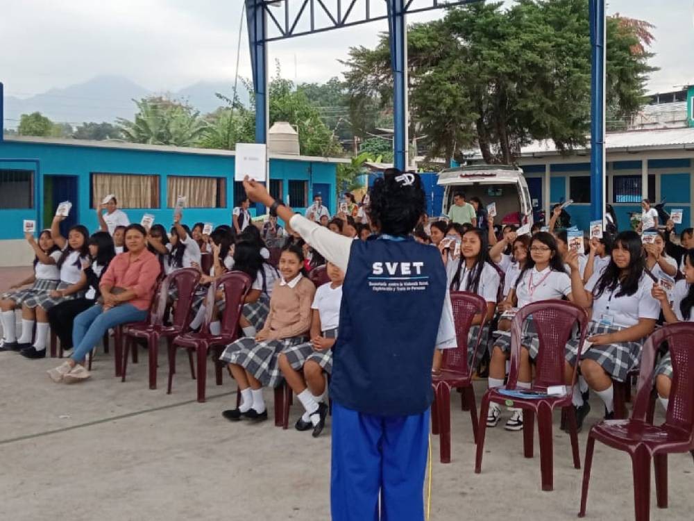 Capacitan estudiantes para que prevengan y denuncien delitos sexuales