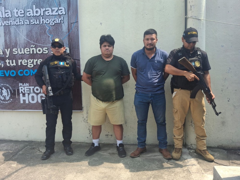 Capturados por tráfico ilegal de guatemaltecos y robo de terminal móvil; se escondían en México