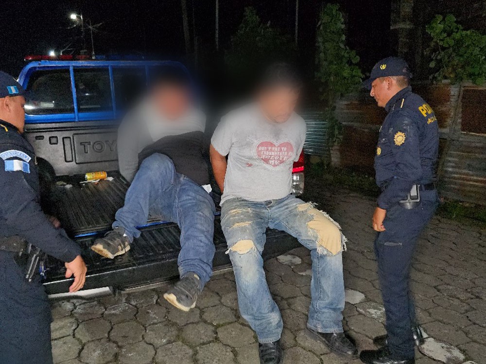 Capturan a dos presuntos sicarios tras asesinato en San Antonio Suchitepéquez